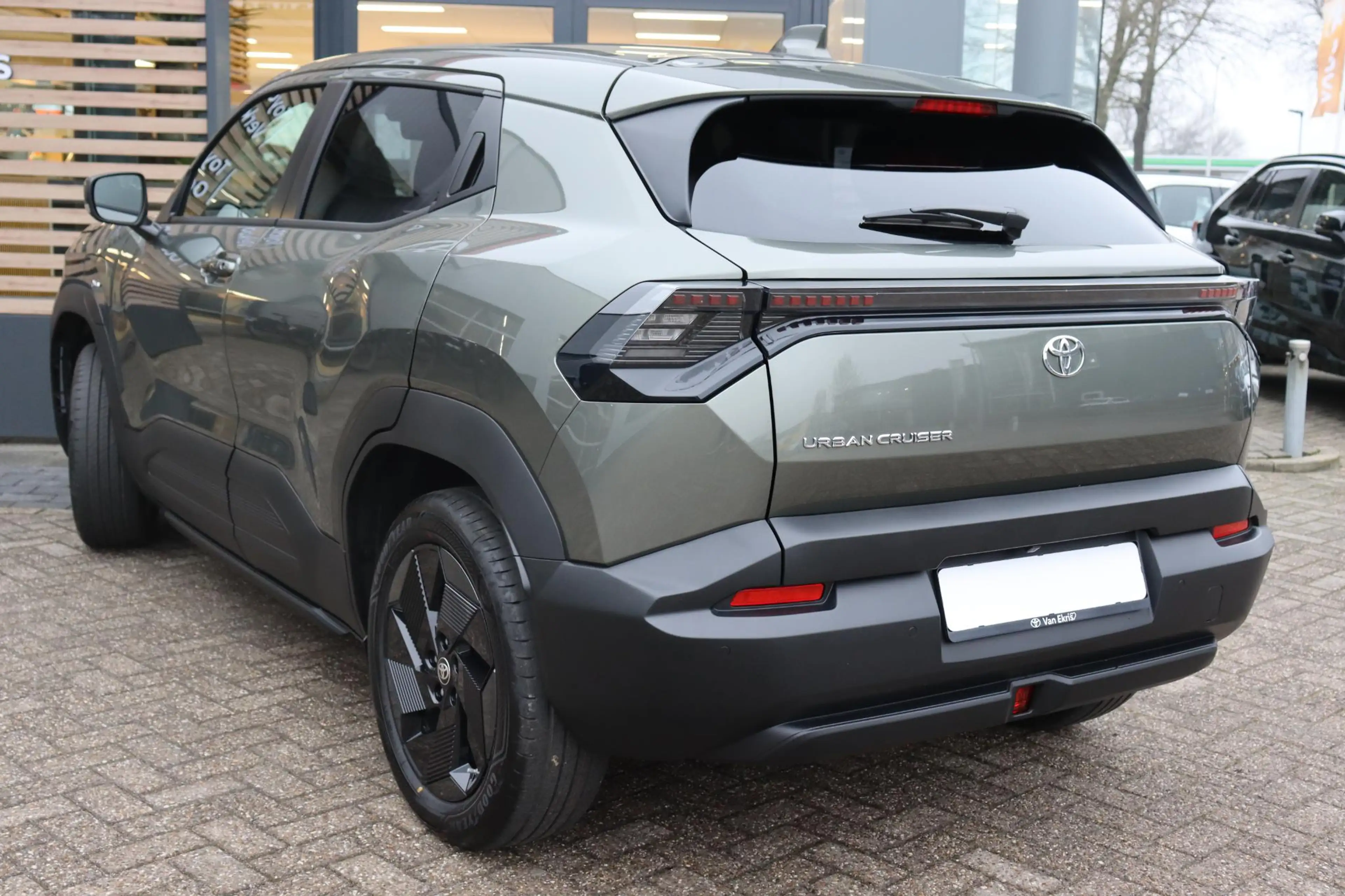 Toyota Urban Cruiser Dynamic 61 kWh , Nieuw en direct leverbaar met €1. — photo 15