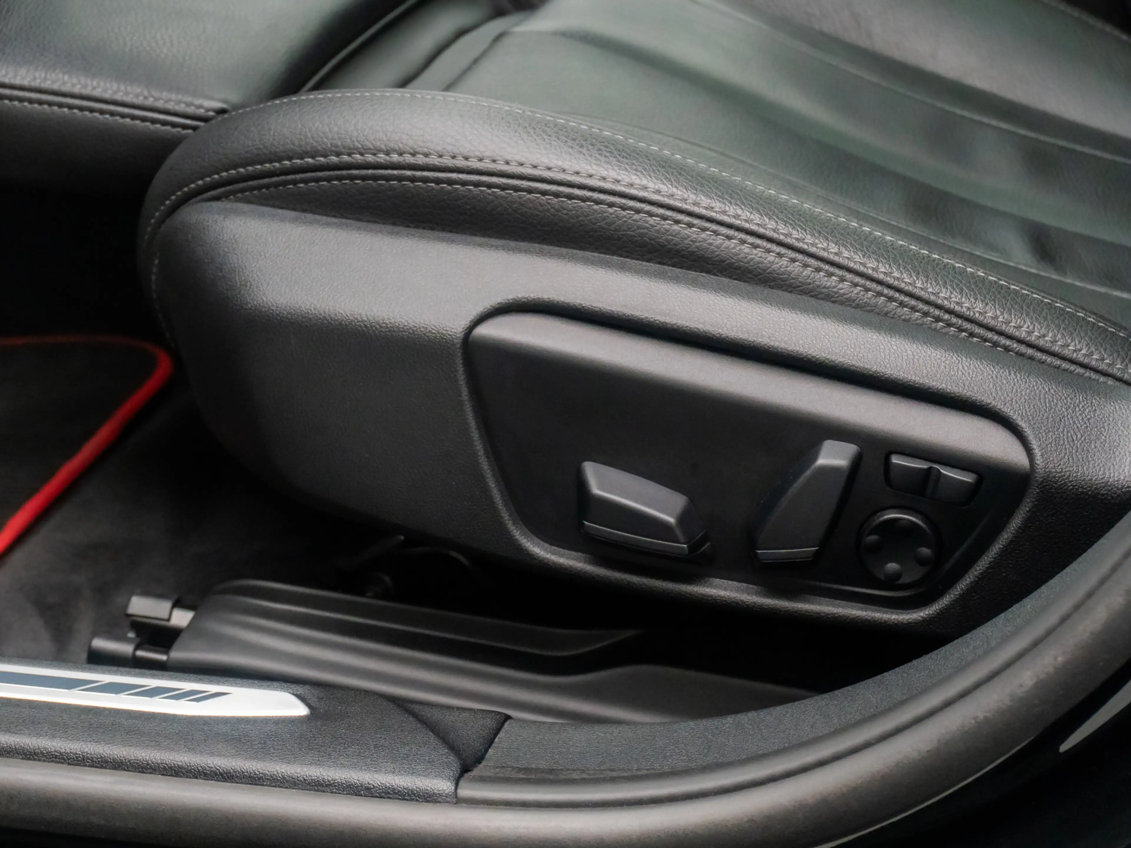 BMW 128 M Sport HUD DAB Panorama HiFi Kamera Leder — photo 22