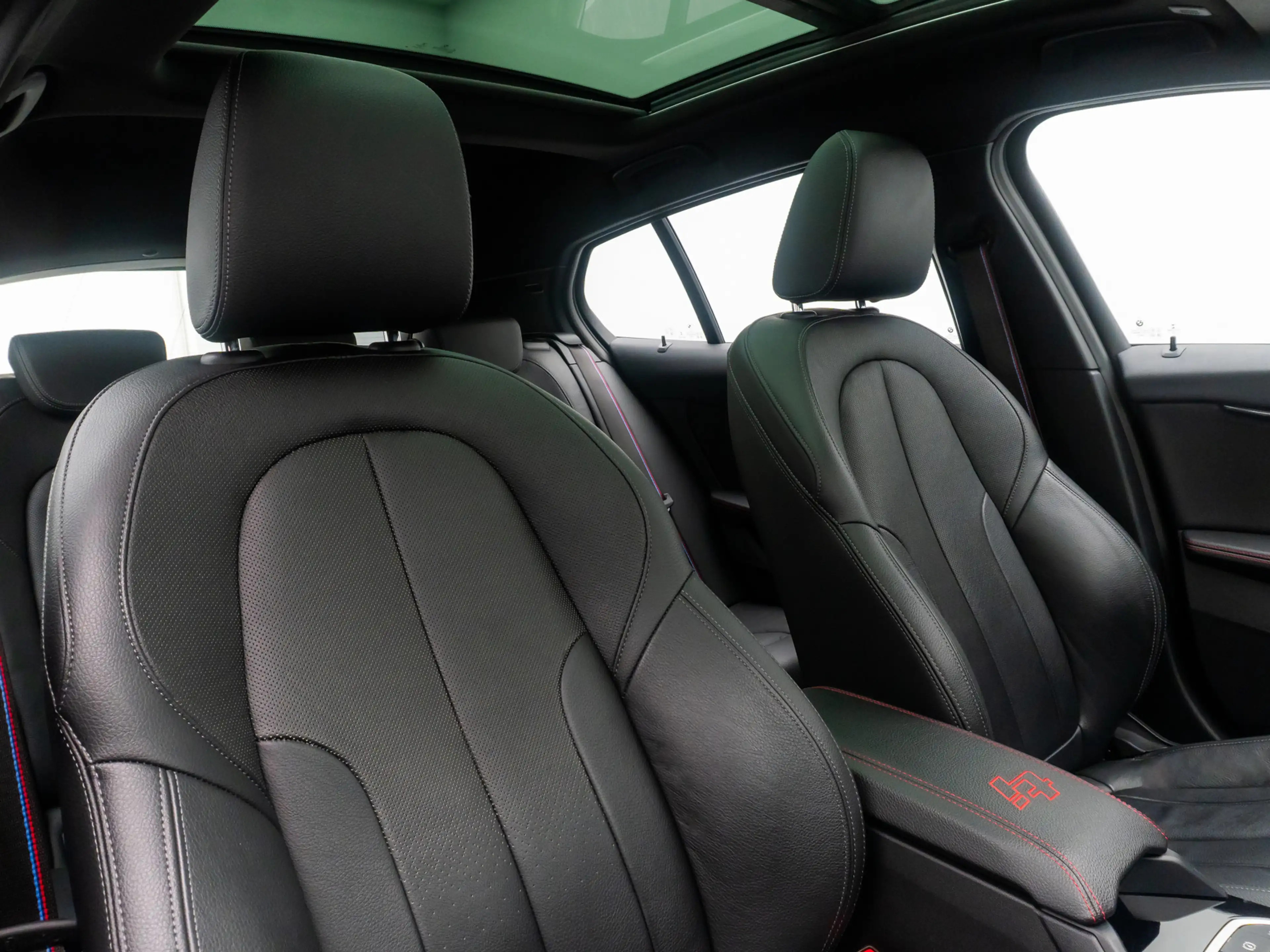 BMW 128 M Sport HUD DAB Panorama HiFi Kamera Leder — photo 40