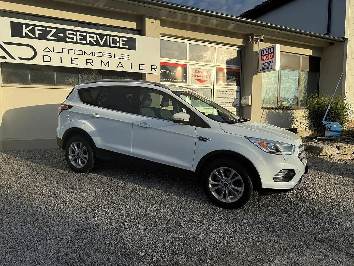Ford Kuga 1,5 TDCi Titanium ''RFK*NAVI*AHK'' Blanc - 2