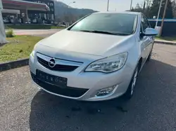 Opel Astra J Design Edition*SHZ*PDC*LENKRADHEIZUNG*