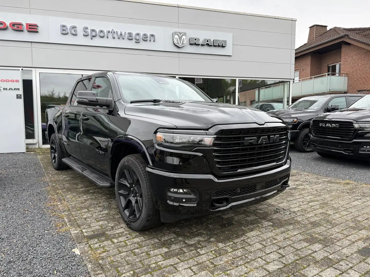 Dodge RAM 1500 Laramie Night I 5 Jahre Garantie I Noir - 1