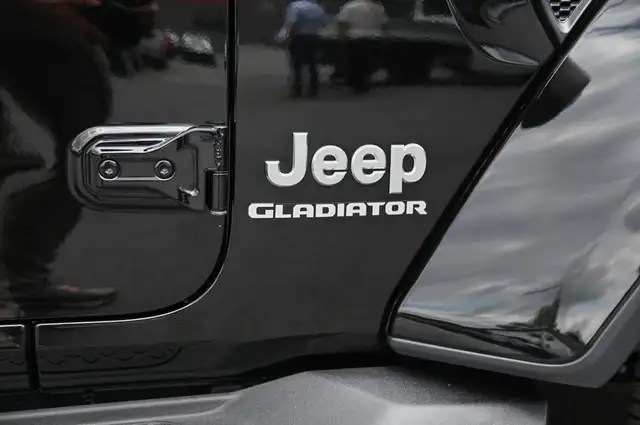 Jeep Gladiator view 22