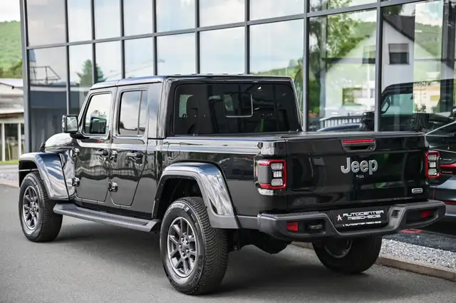 Jeep Gladiator view 5