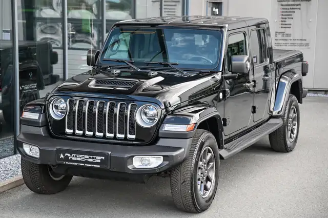 Jeep Gladiator view 30