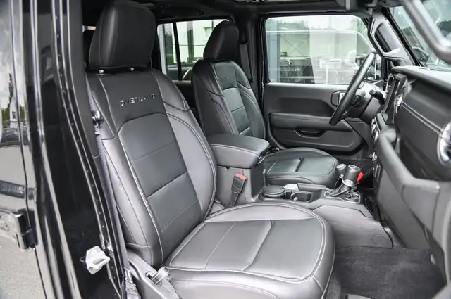 Jeep Gladiator view 14