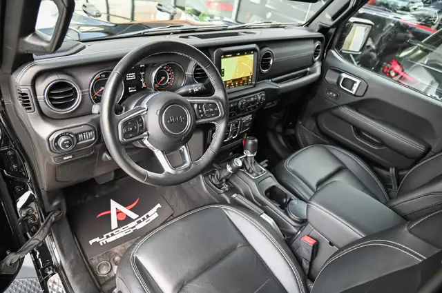 Jeep Gladiator view 10