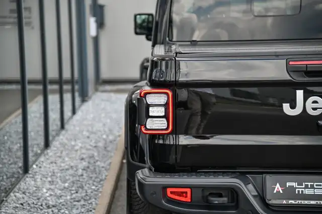 Jeep Gladiator view 27