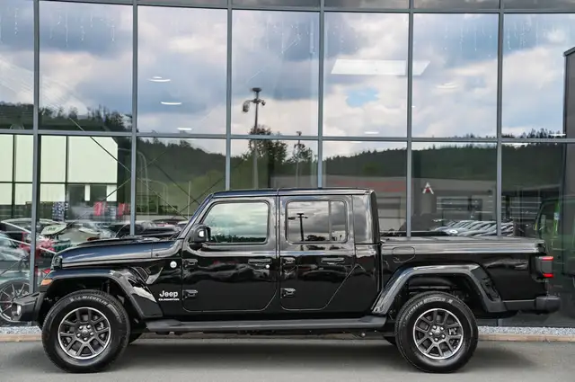 Jeep Gladiator view 6