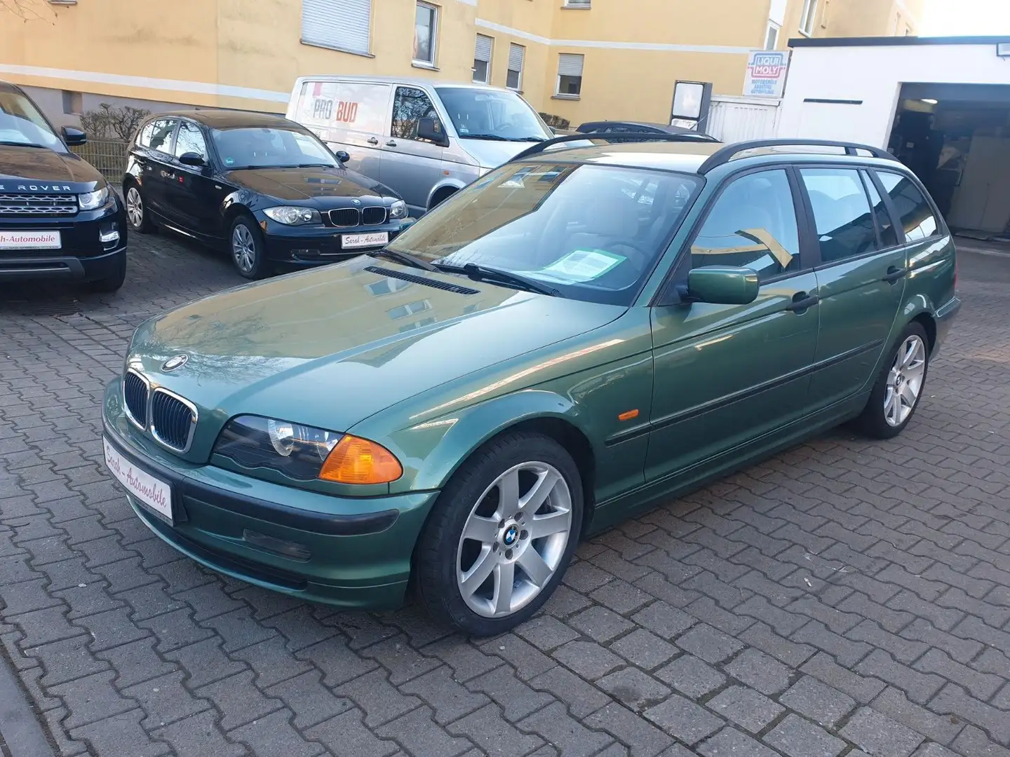 BMW 318 i touring Grün - 1