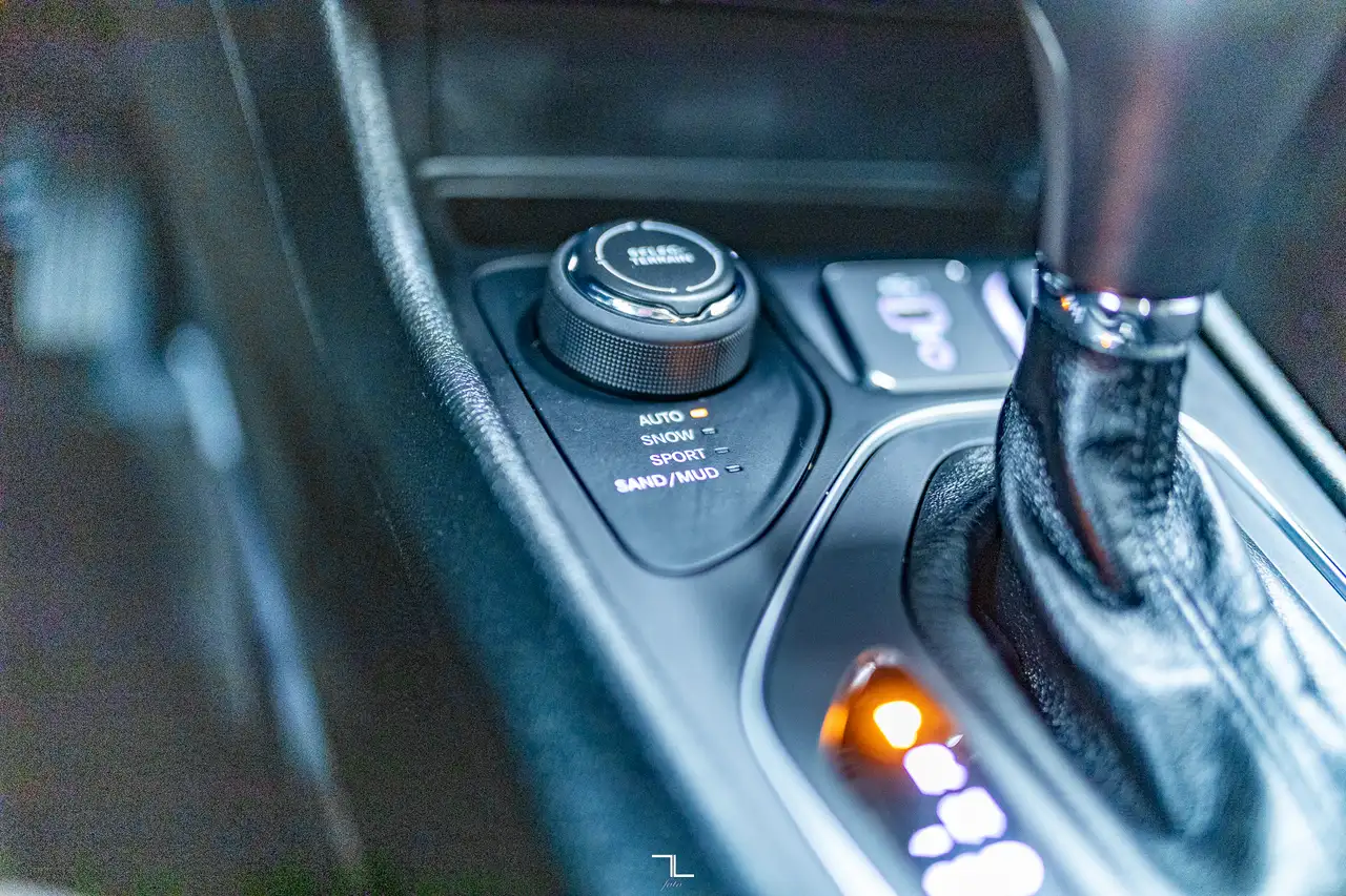 Jeep Cherokee снимка Jeep Cherokee