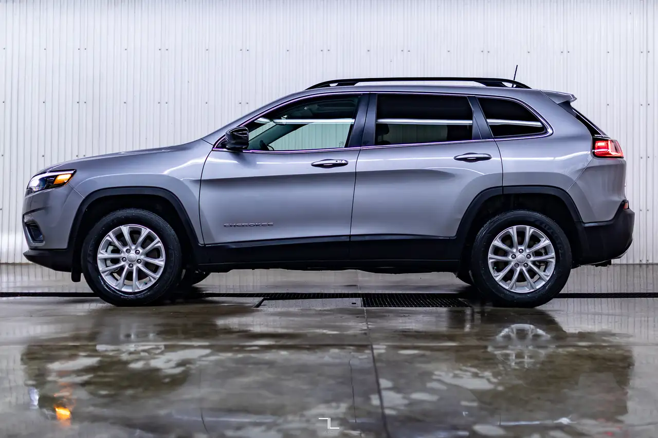 Jeep Cherokee снимка Jeep Cherokee