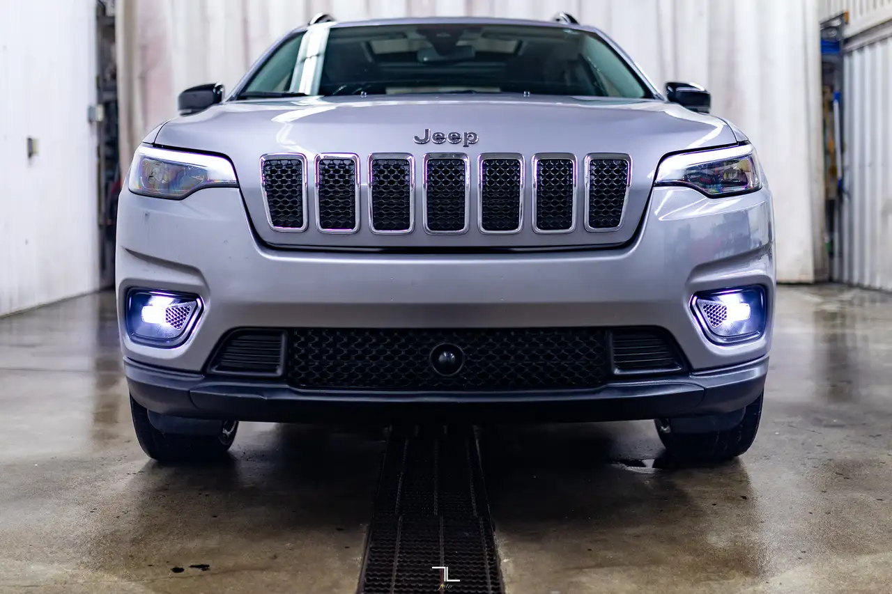 Jeep Cherokee снимка Jeep Cherokee