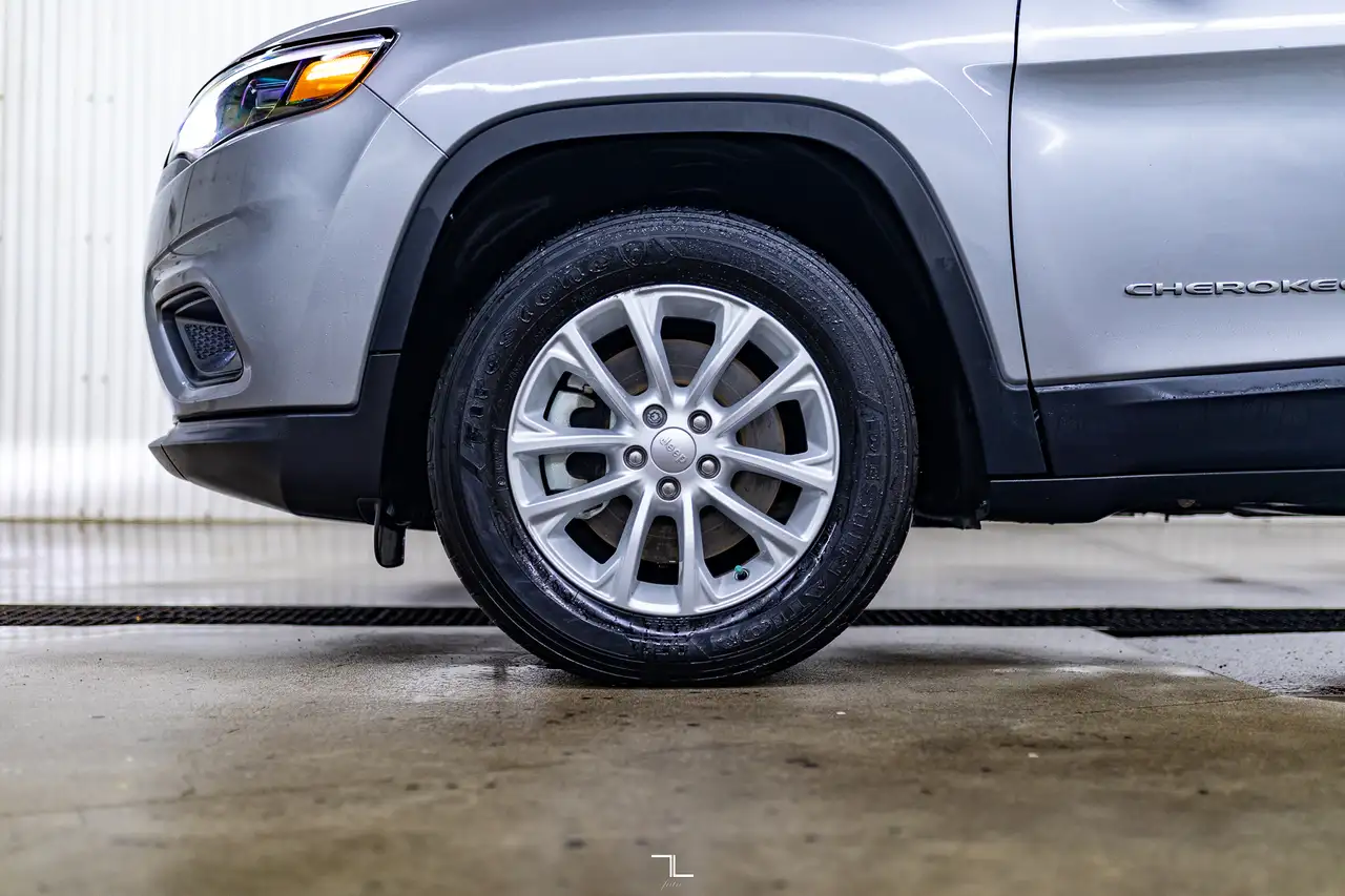 Jeep Cherokee снимка Jeep Cherokee