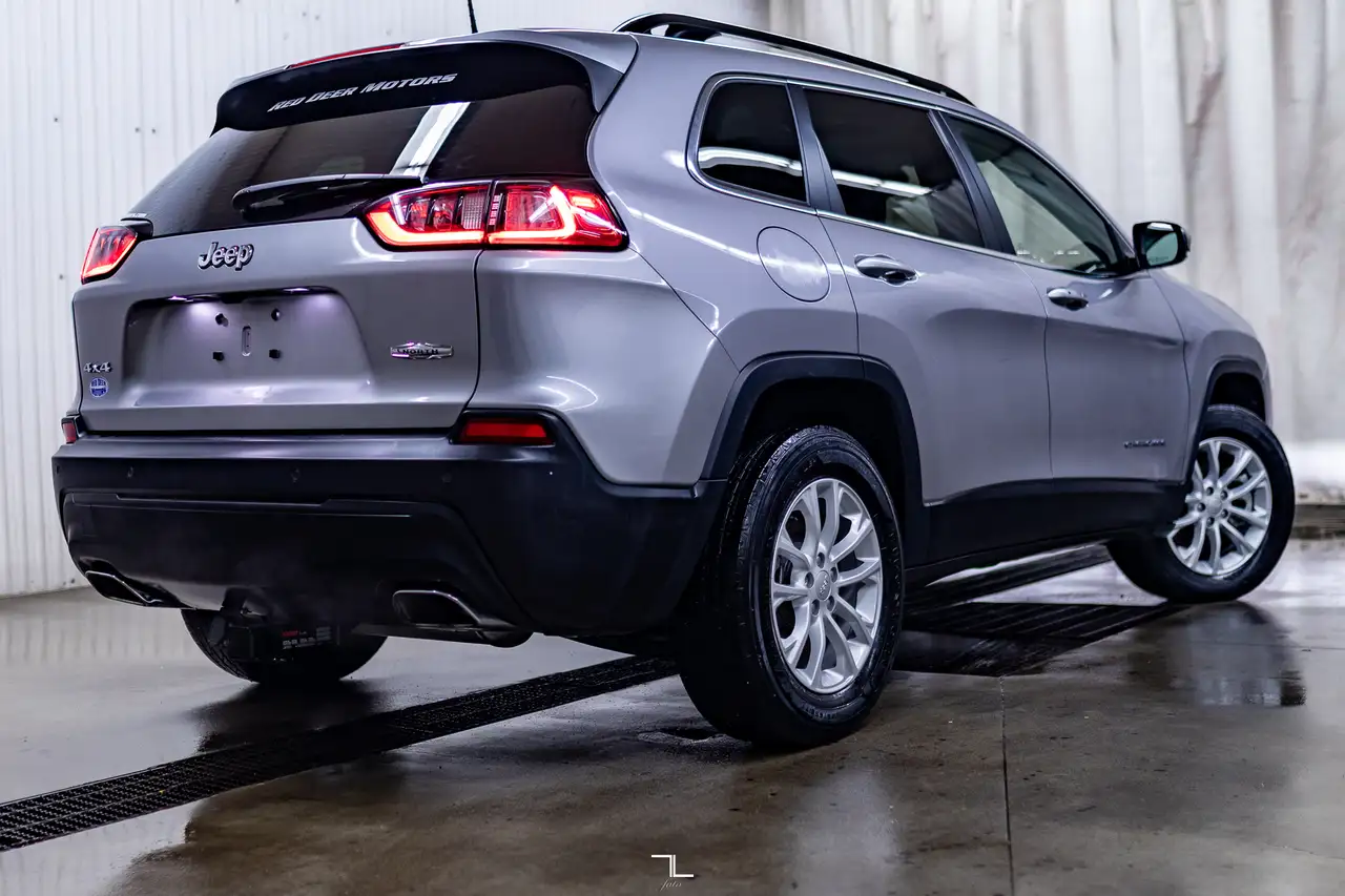 Jeep Cherokee снимка Jeep Cherokee