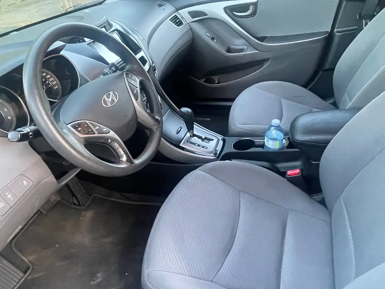 Hyundai ELANTRA снимка Hyundai ELANTRA