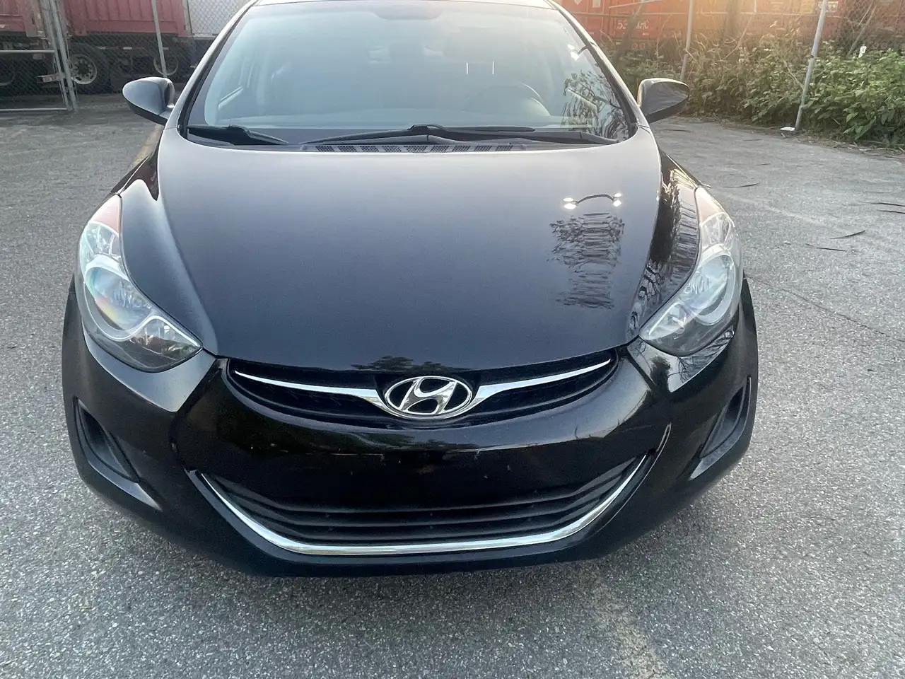 Hyundai ELANTRA снимка Hyundai ELANTRA