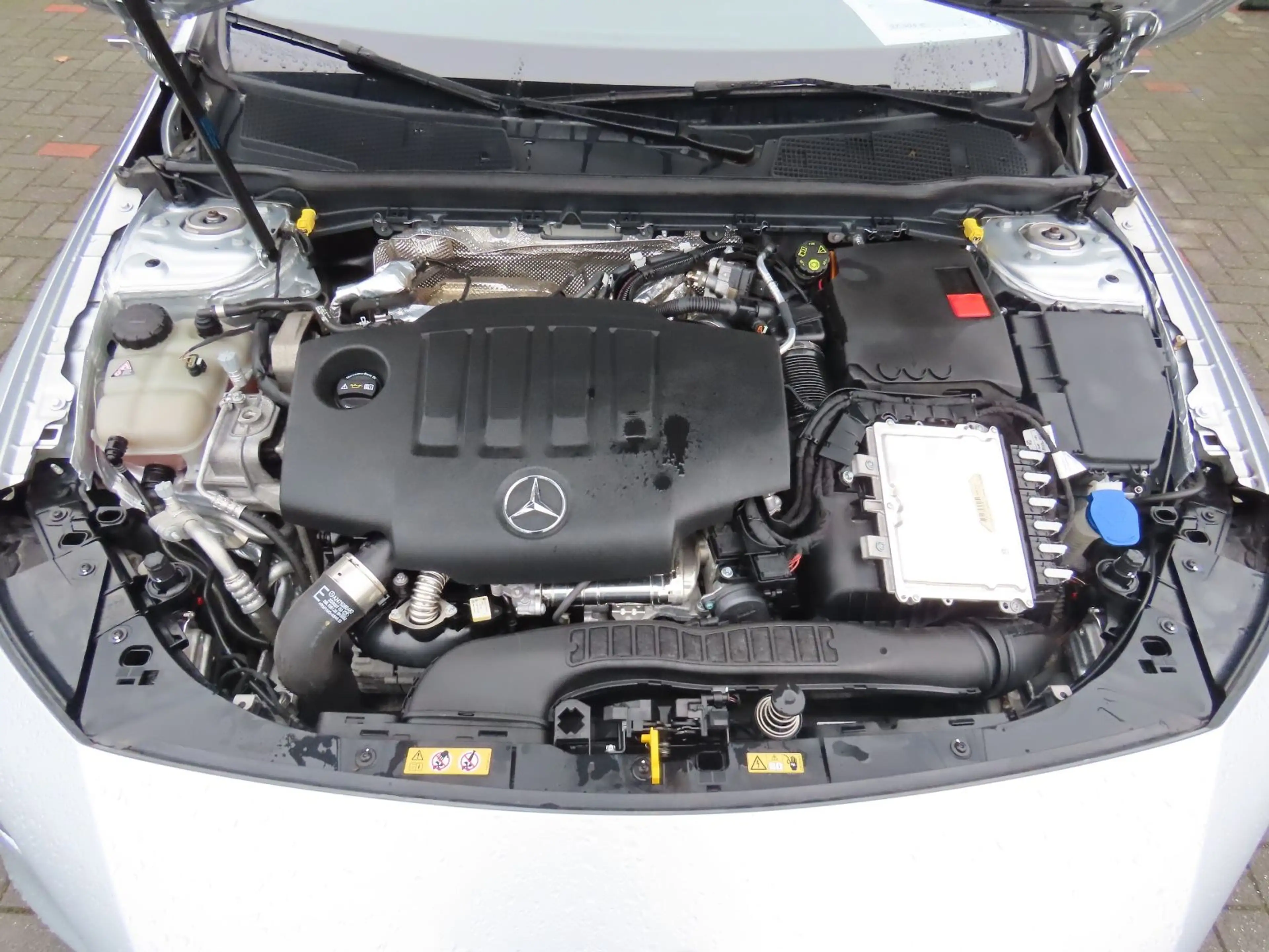 Mercedes-Benz CLA 200 d Autom. Sitzheizung Klimaauto. Kamera — photo 3