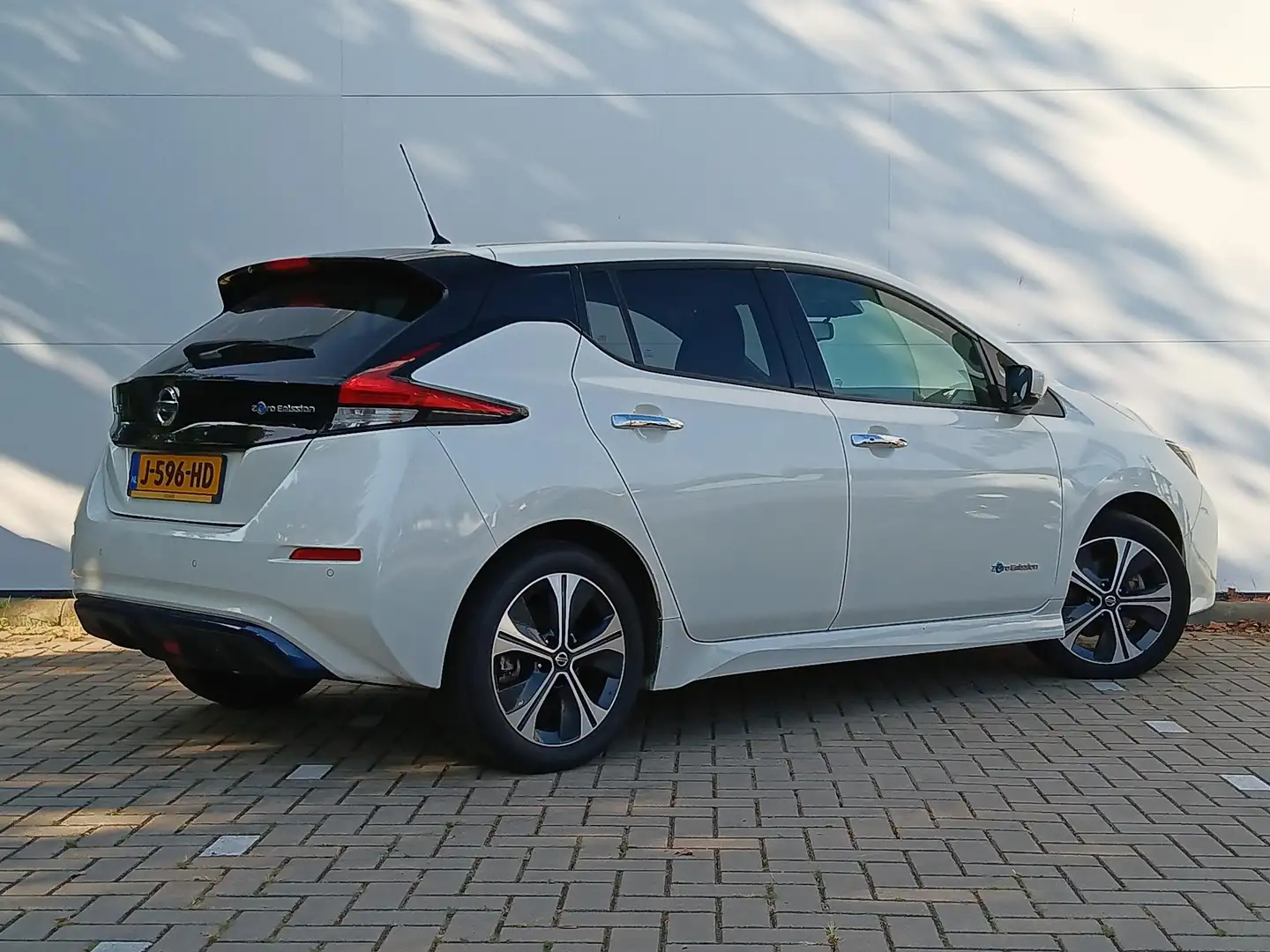 Nissan Leaf 40 kWh N-Connecta Navigatie / Climate Control / St Wit - 2