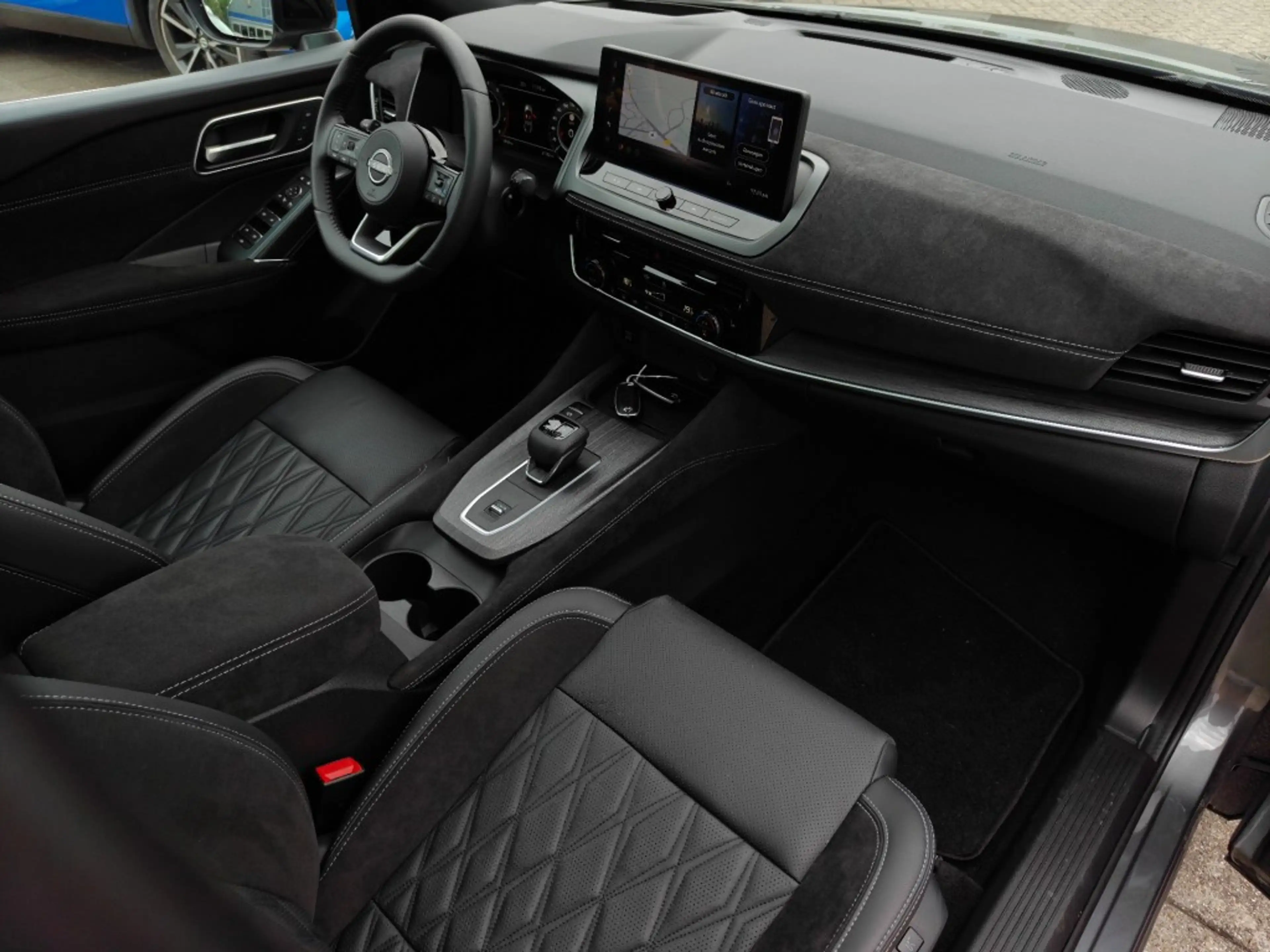 Nissan Qashqai 1.3 MHEV Xtronic Tekna Plus — photo 13