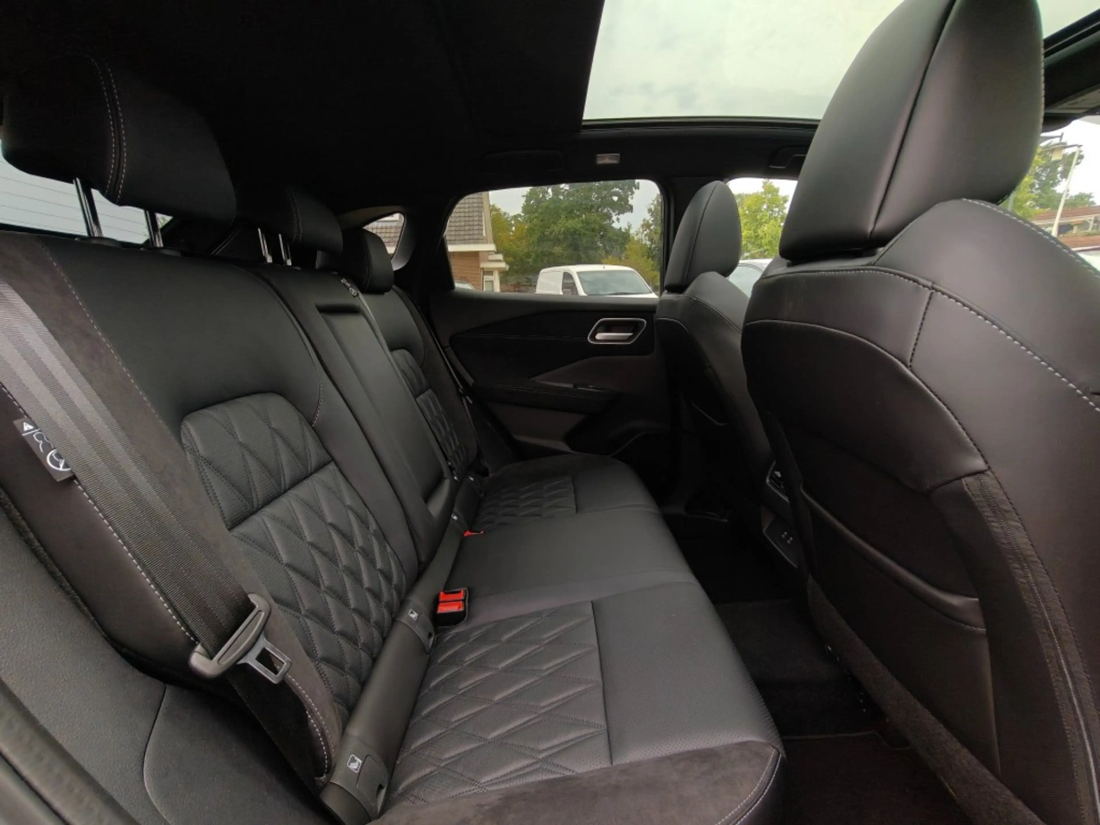 Nissan Qashqai 1.3 MHEV Xtronic Tekna Plus — photo 15