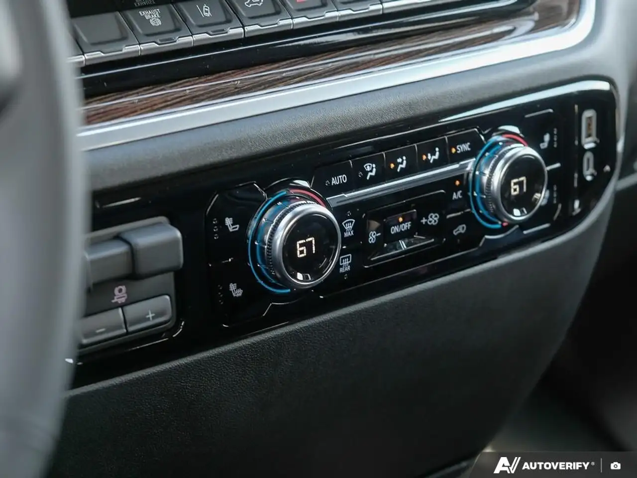GMC Sierra 2500HD снимка GMC Sierra 2500HD
