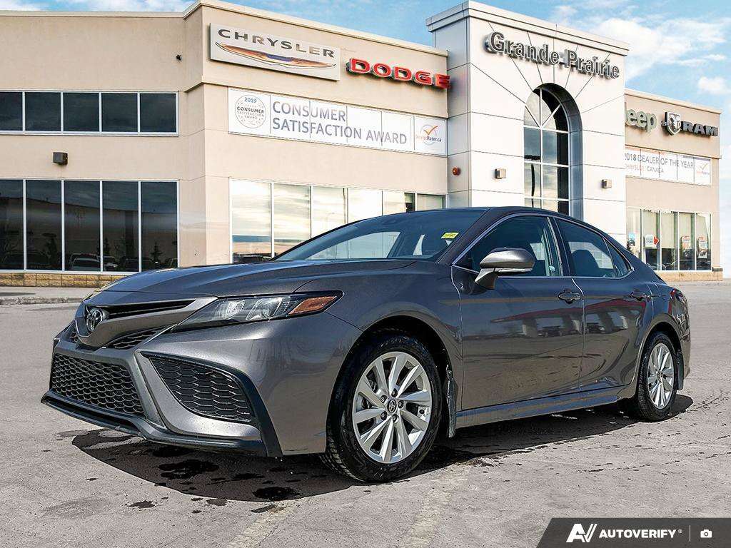 2023 Toyota Camry SE | Heated Seats | Back up Camera |