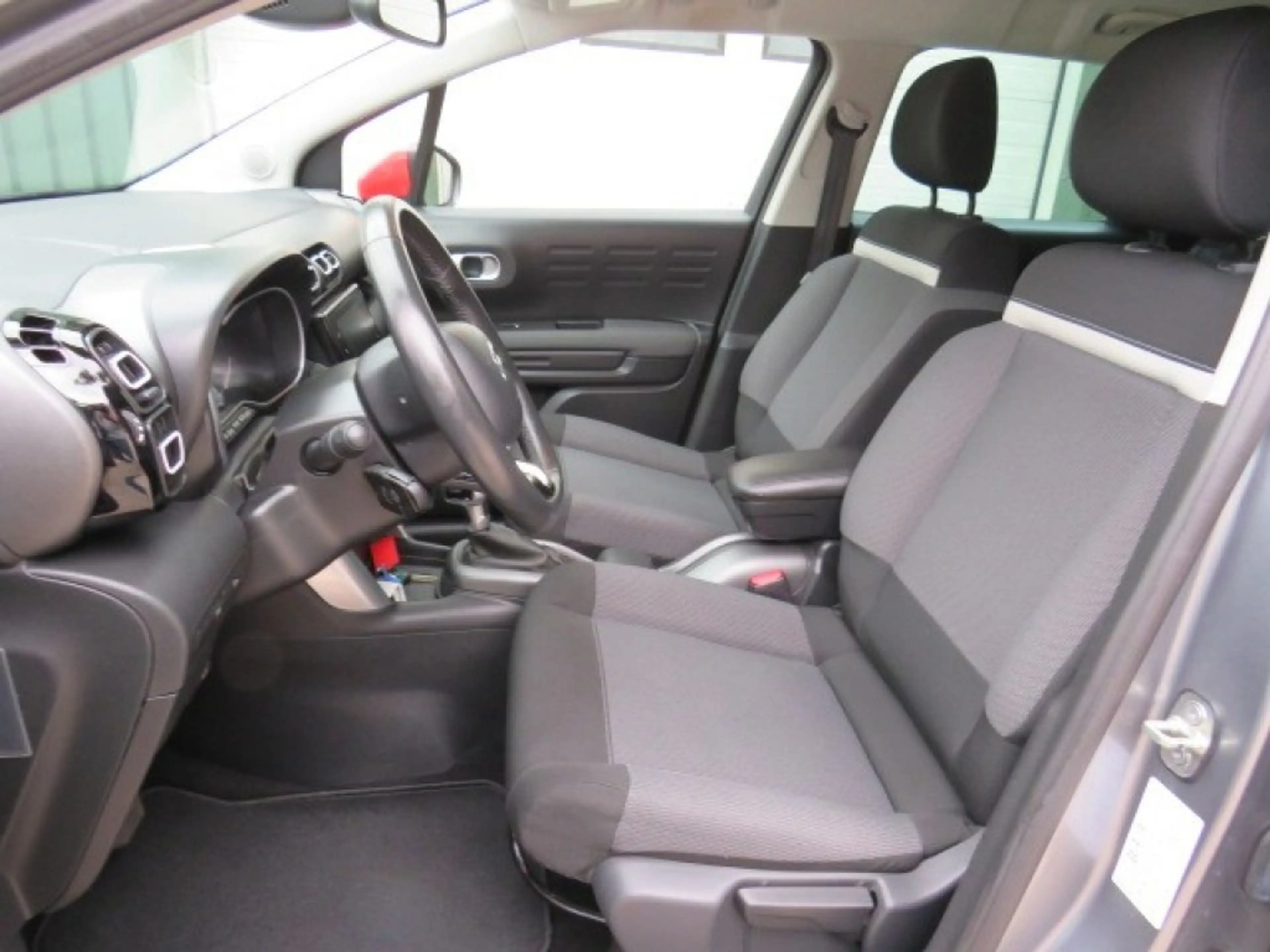 Citroen C3 Aircross 1.2 PT S&S FEEL — photo 9