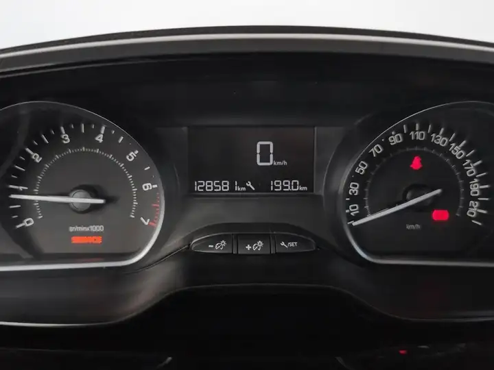 Peugeot 208 2015, foto 15
