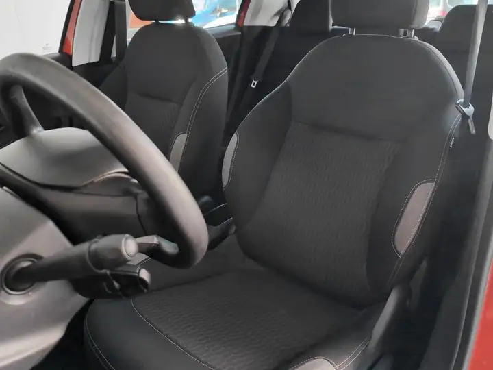 Peugeot 208 2015, foto 20