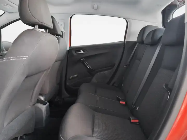 Peugeot 208 2015, foto 11