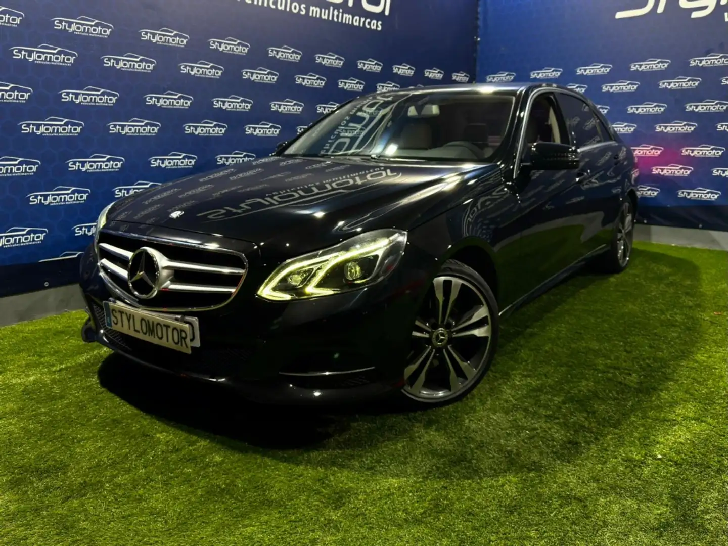 Mercedes-Benz E 250 BT Elegance 4M 7G Plus Noir - 1