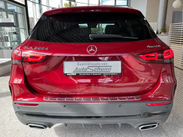 Mercedes-Benz GLA view 5