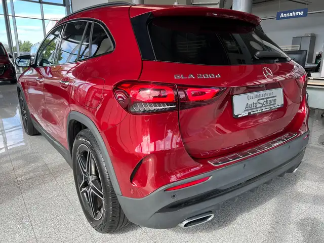 Mercedes-Benz GLA view 6