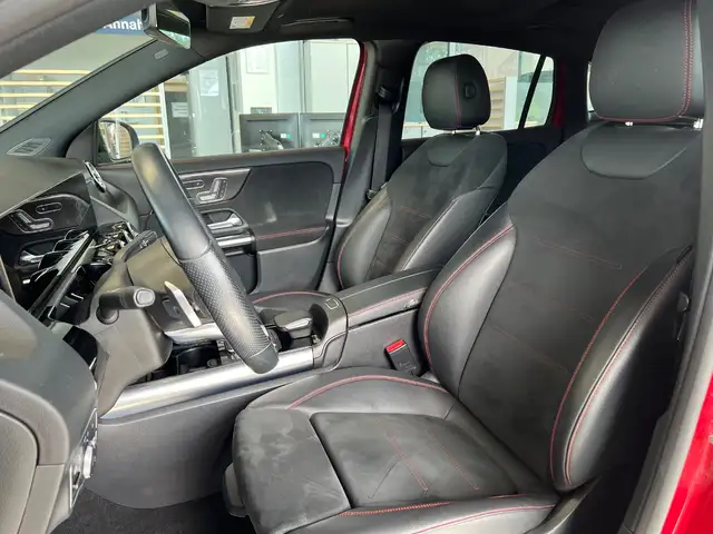 Mercedes-Benz GLA view 10