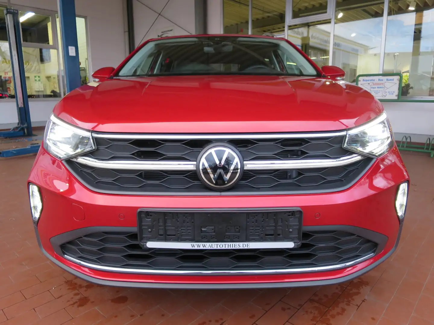 Volkswagen Taigo 1.0 TSI DSG Style ACC+PDC+KAMERA+NAVI+MATRIX-LED Rot - 2