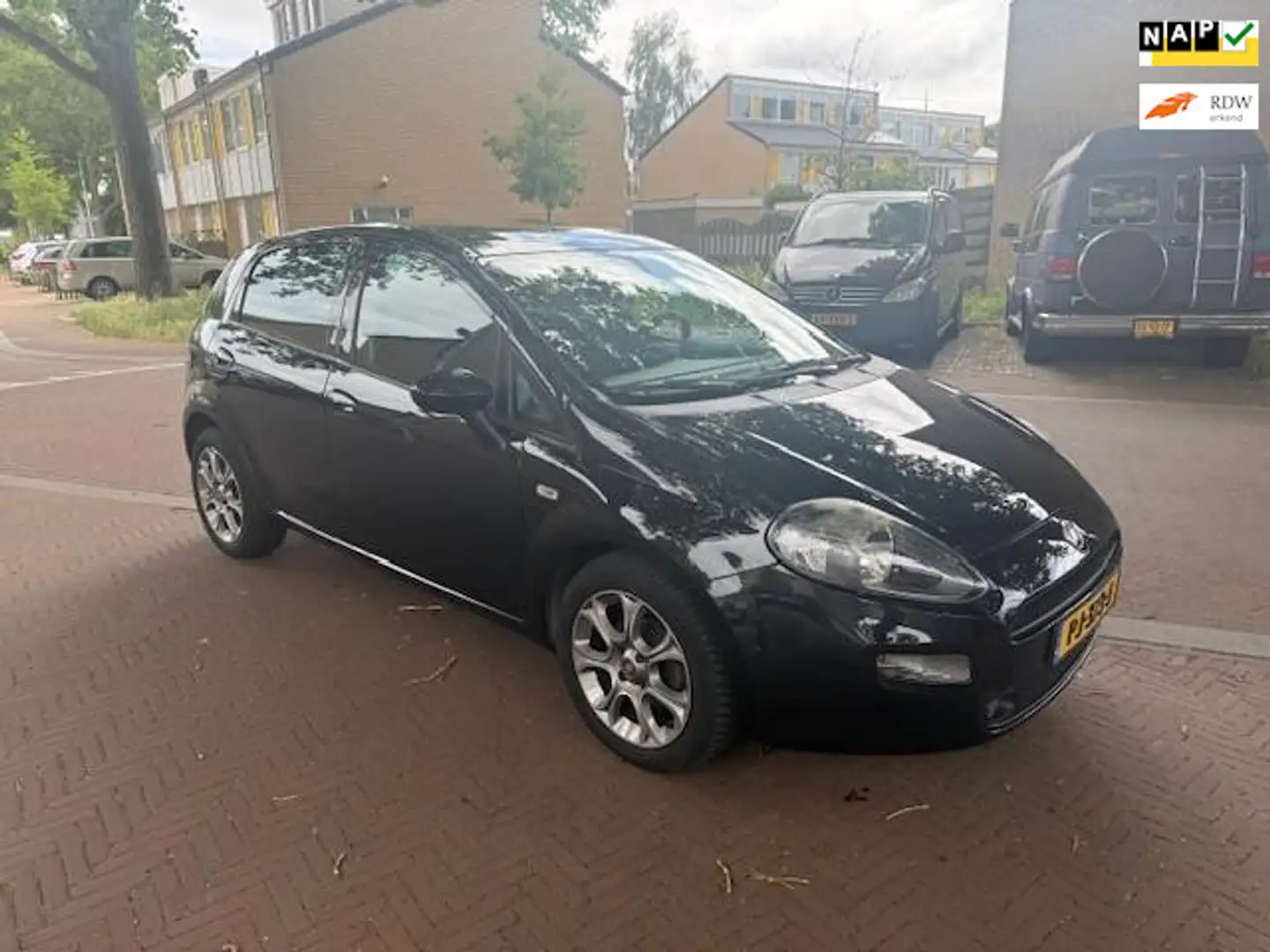 Fiat Punto Evo Airco / 56.000 NAP / Bouwjaar 2017 / Parkeersensor Zwart - 1