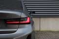 BMW 3 Serie Sedan 320i | M Sport Pakket | Travel Pack Grijs - thumbnail 38