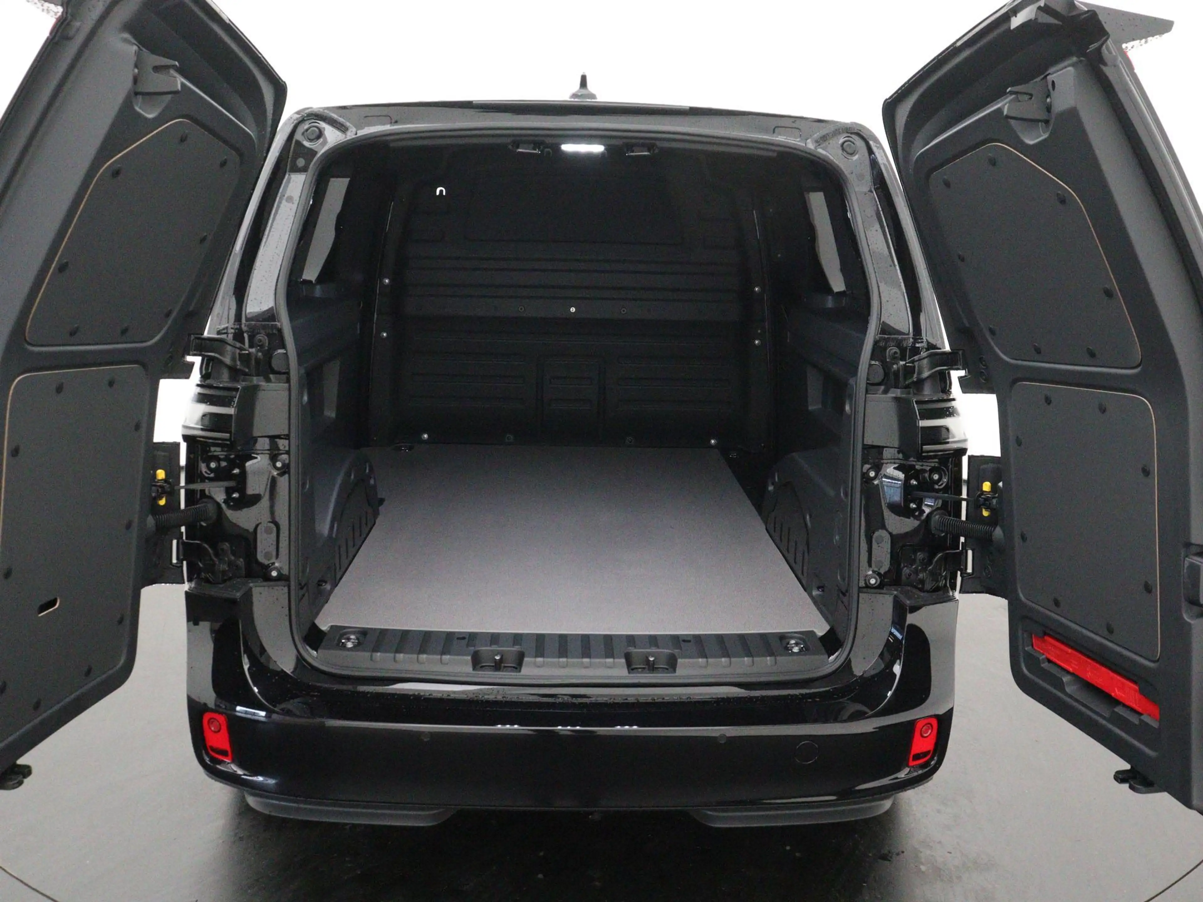 Volkswagen ID. Buzz Cargo Bedrijfswagens Bulli Limited Edition 210 kW / 286 — photo 10