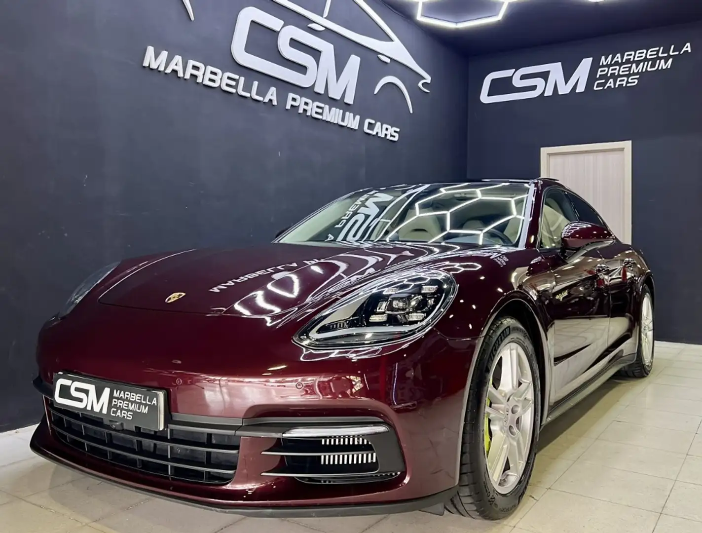 Porsche Panamera 4 e-Hybrid Burdeos - 1