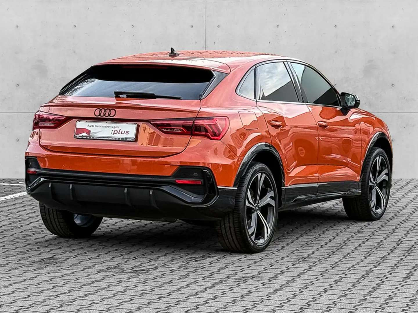 Audi Q3 Sportback 45 TFSIe 2x S line Black+/LED/Sonos Orange - 2