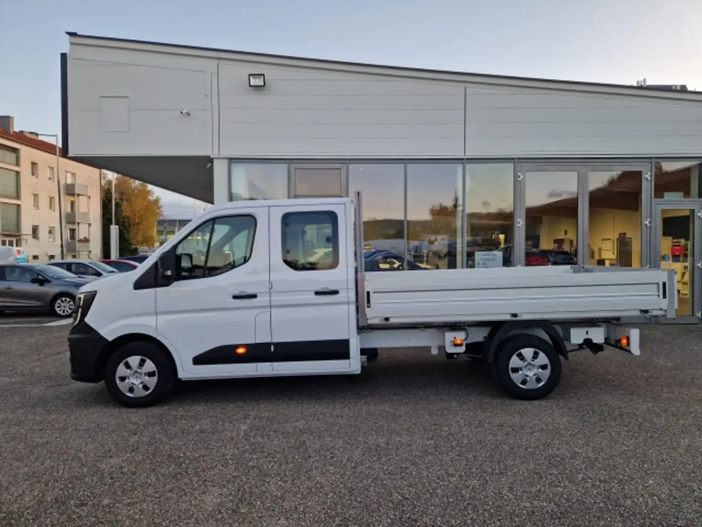 Nissan Interstar Pritsche DOKA N-Connecta NETTO 33.325.- 150PS Die Weiß - 2