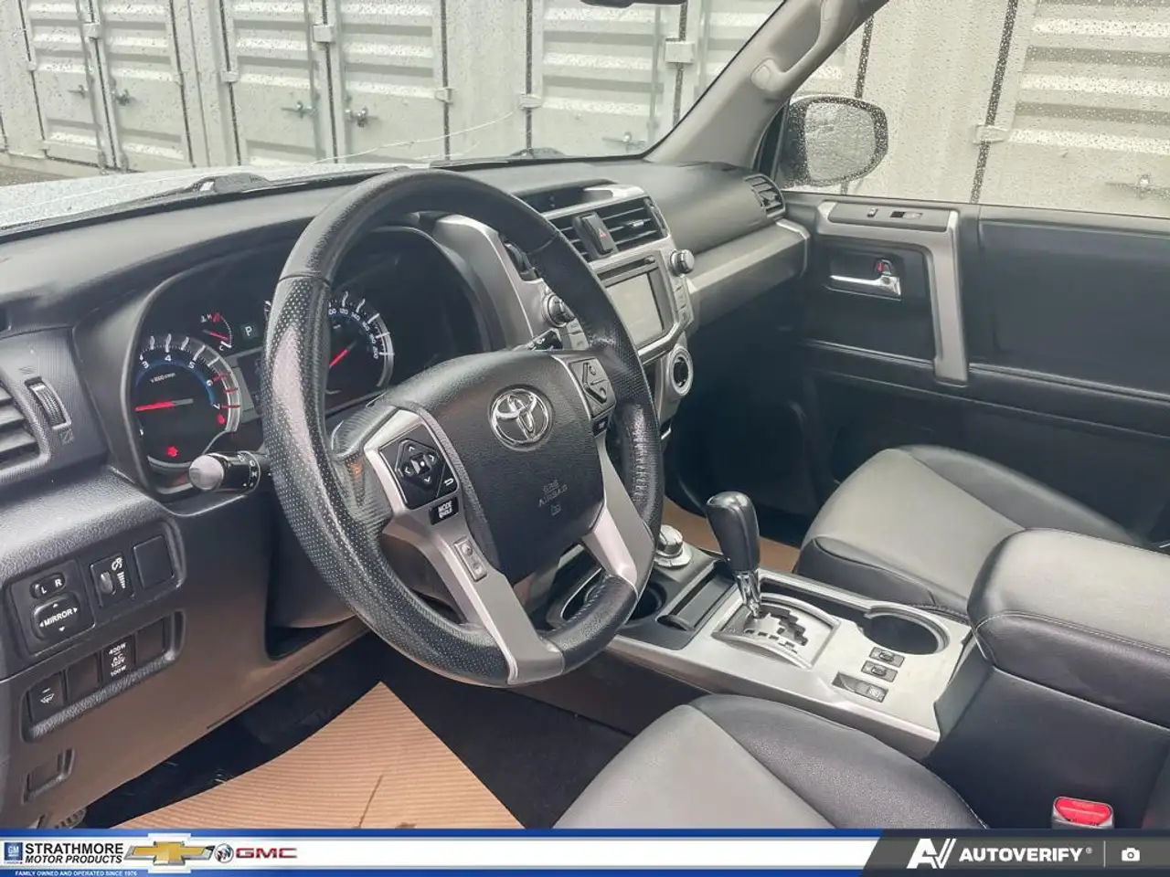 Toyota 4-Runner снимка Toyota 4-Runner