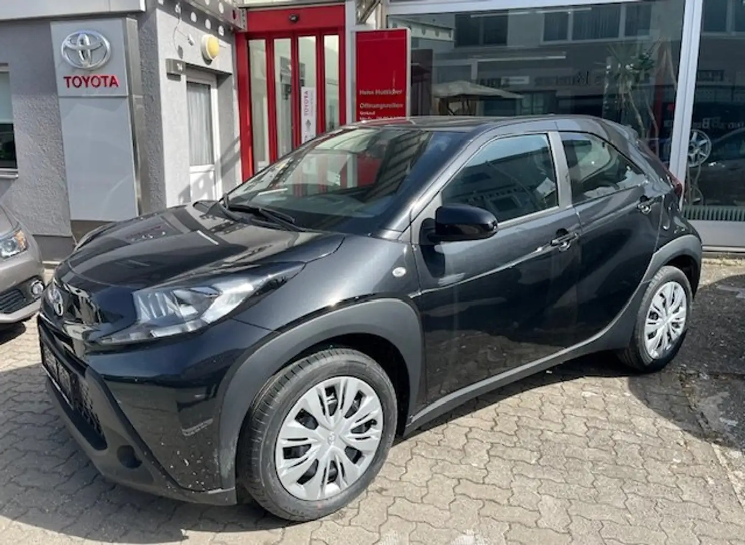 Toyota Aygo X 1,0 VVT-i Play Tageszulassung Schwarz - 1
