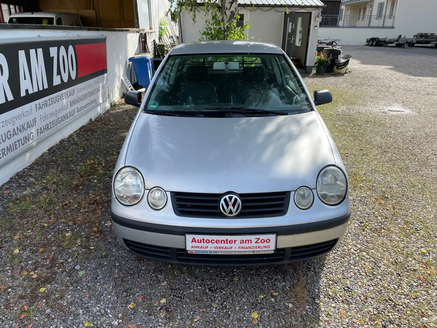 Volkswagen Polo Basis Grey - 2