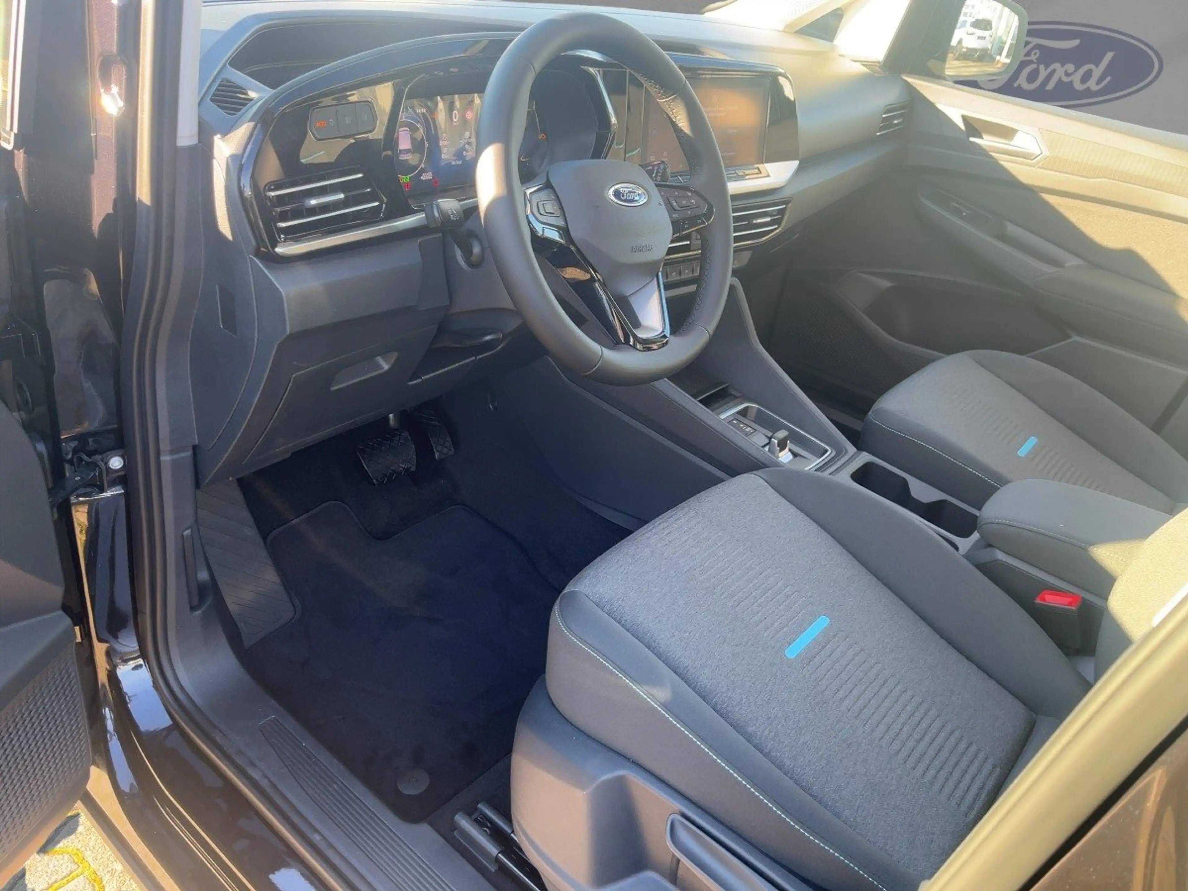 Ford Grand Tourneo CONNECT ACTIVE 2.0l EcoBlue L2 — photo 9