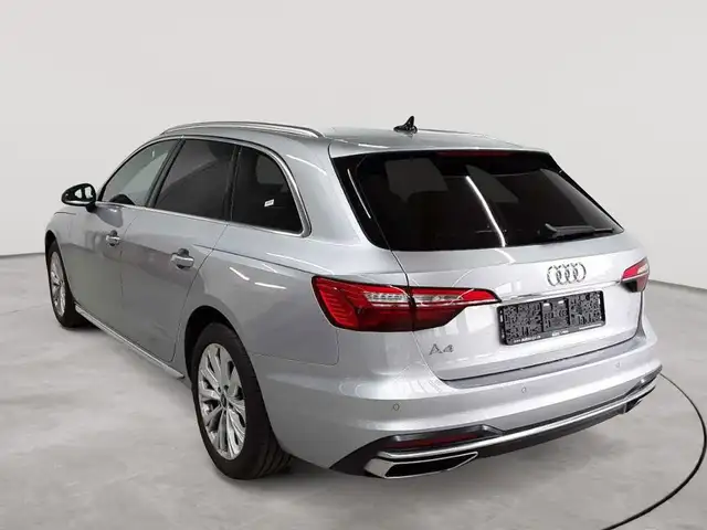 Audi A4 view 5