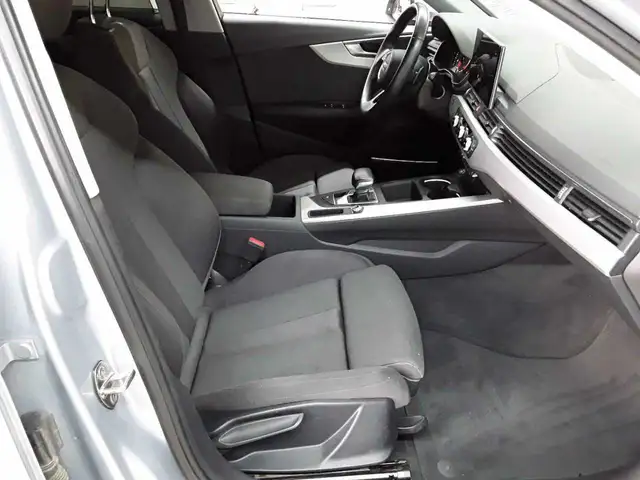 Audi A4 view 8