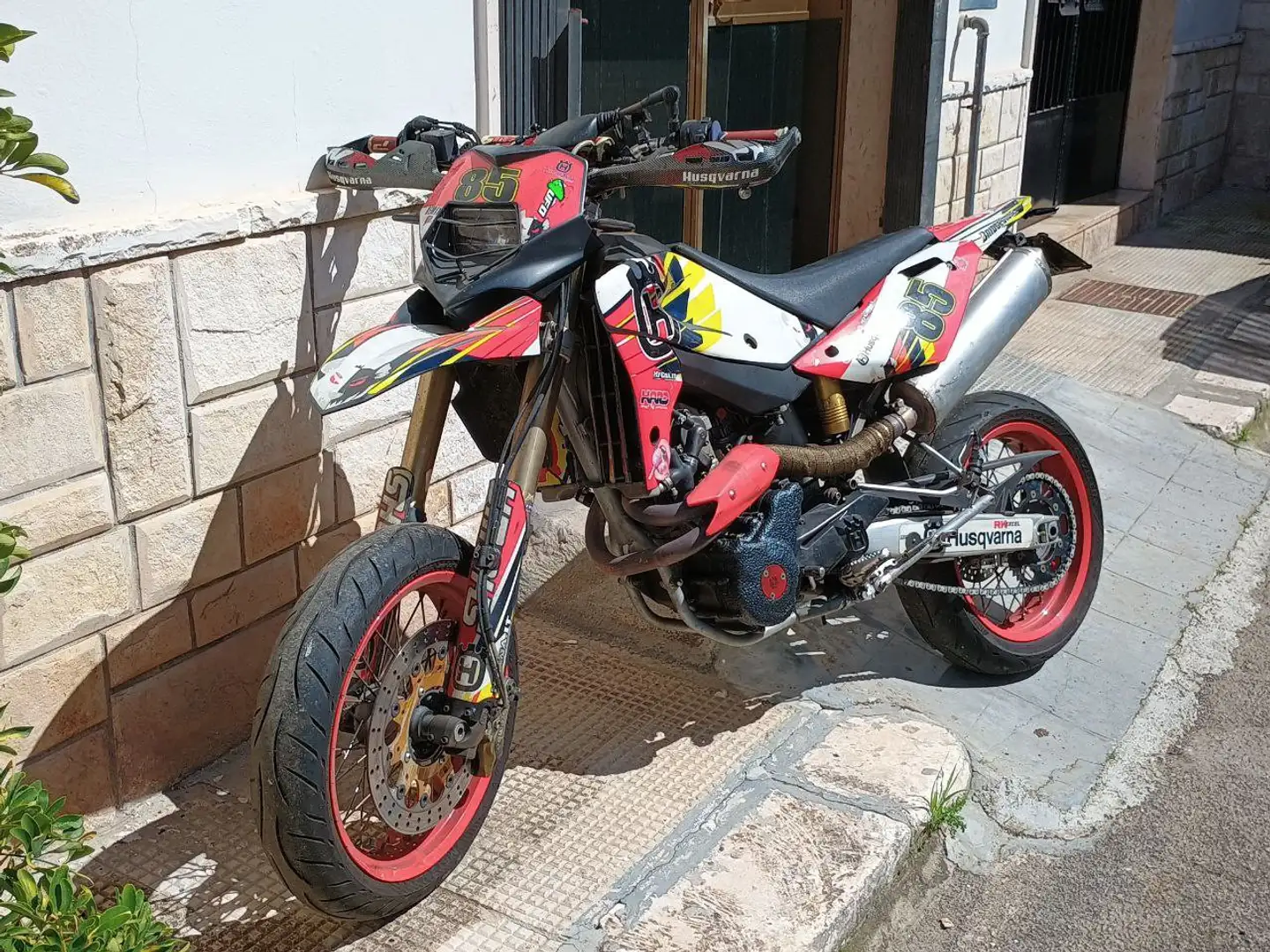 Husqvarna SM 610 R Rouge - 2