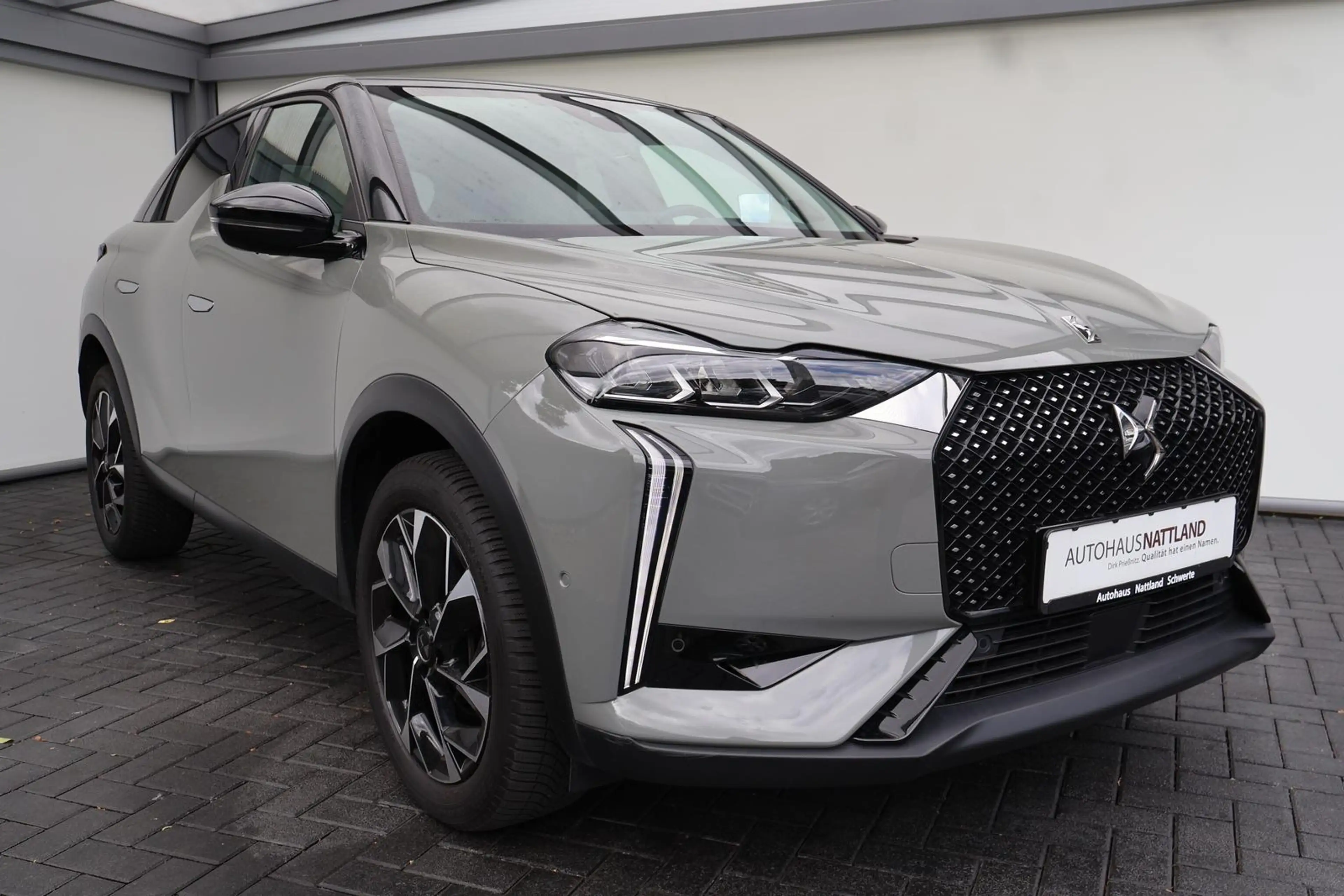 DS Automobiles DS 3 Rivoli 1.2 Autom. RFK LED HuD Leder Navi — photo 2